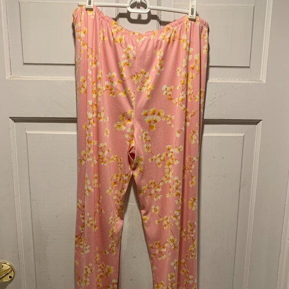 Natori~ NWT!!~ (Retail: 140) Luxurious Pajamas - Picture 14 of 15